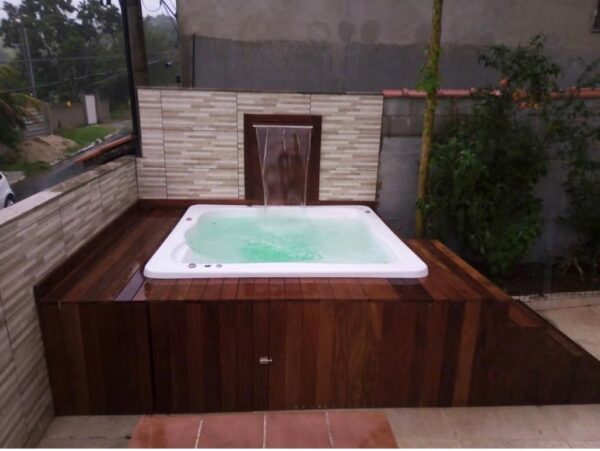 SPA com sombra para 5 pessoas - Imagem 4