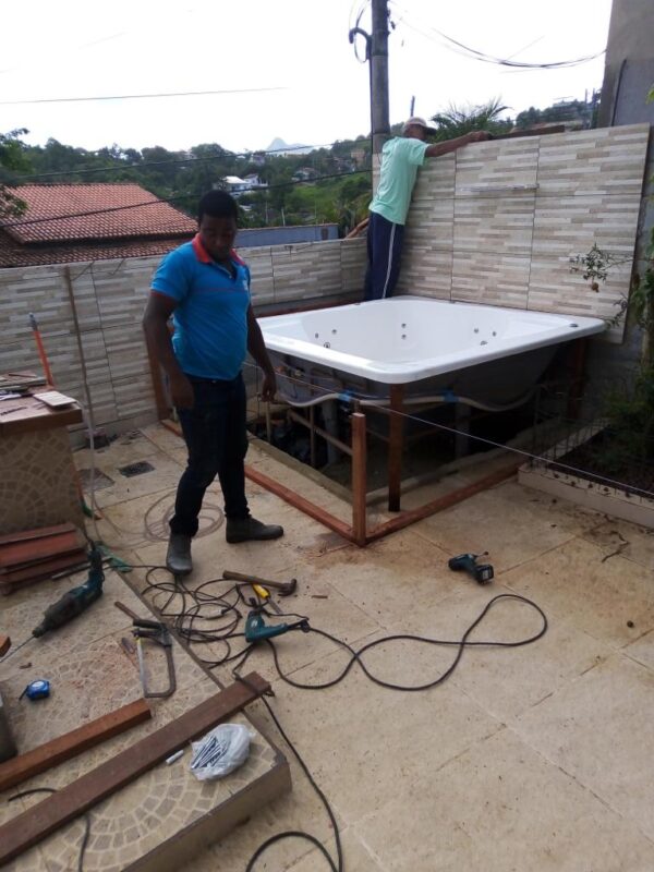 SPA com sombra para 5 pessoas - Imagem 2